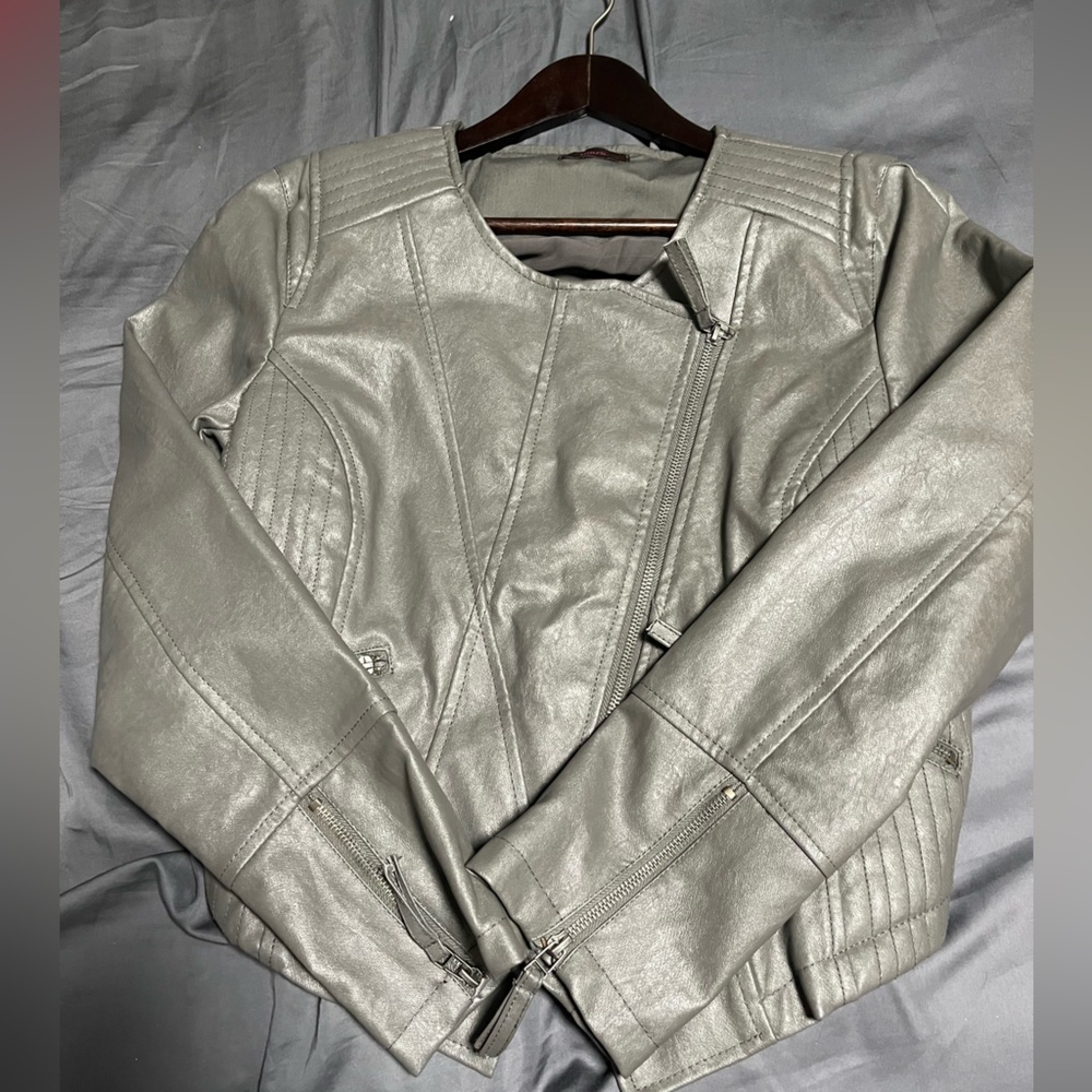 gray leather jacket